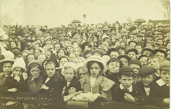 Children in Platt Fields 1913